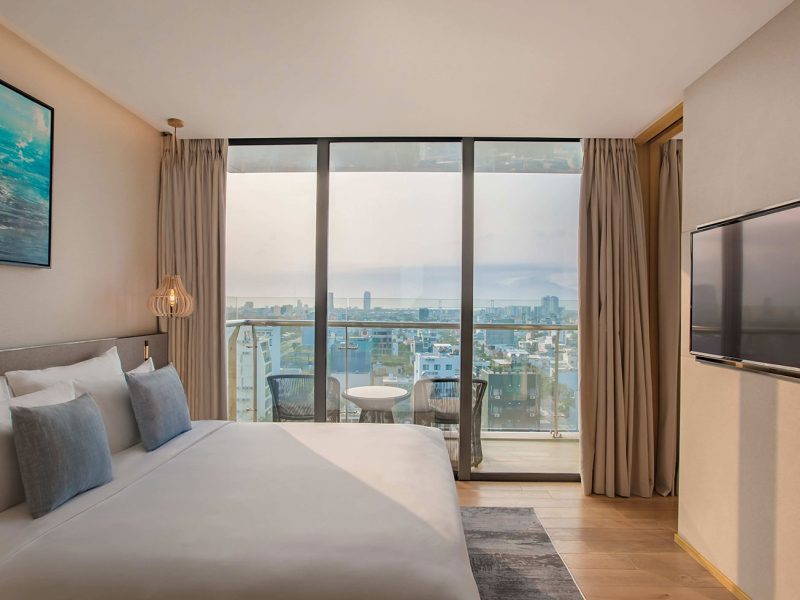Family Room with Cityview