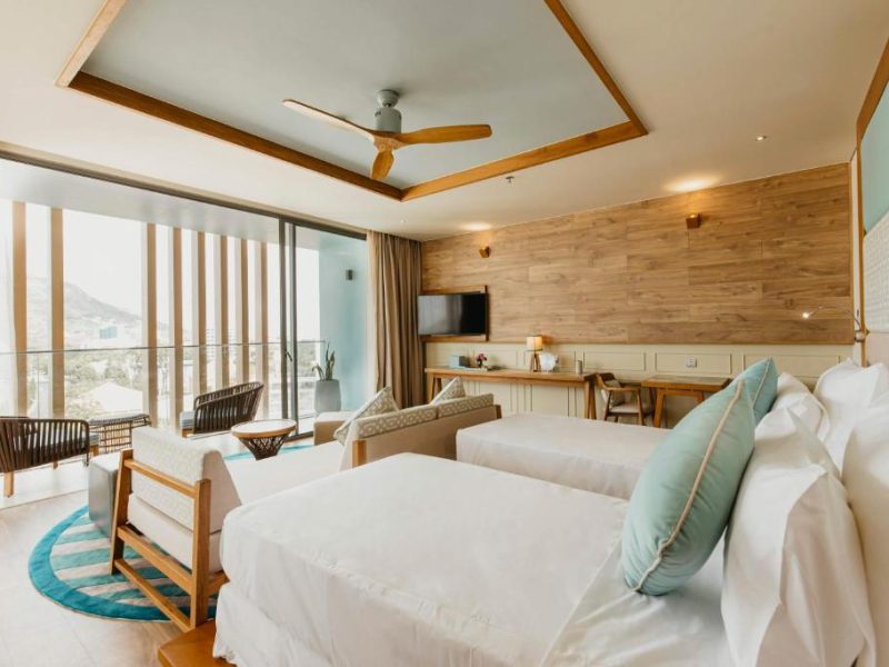 Deluxe Suite Partial Ocean View Balcony