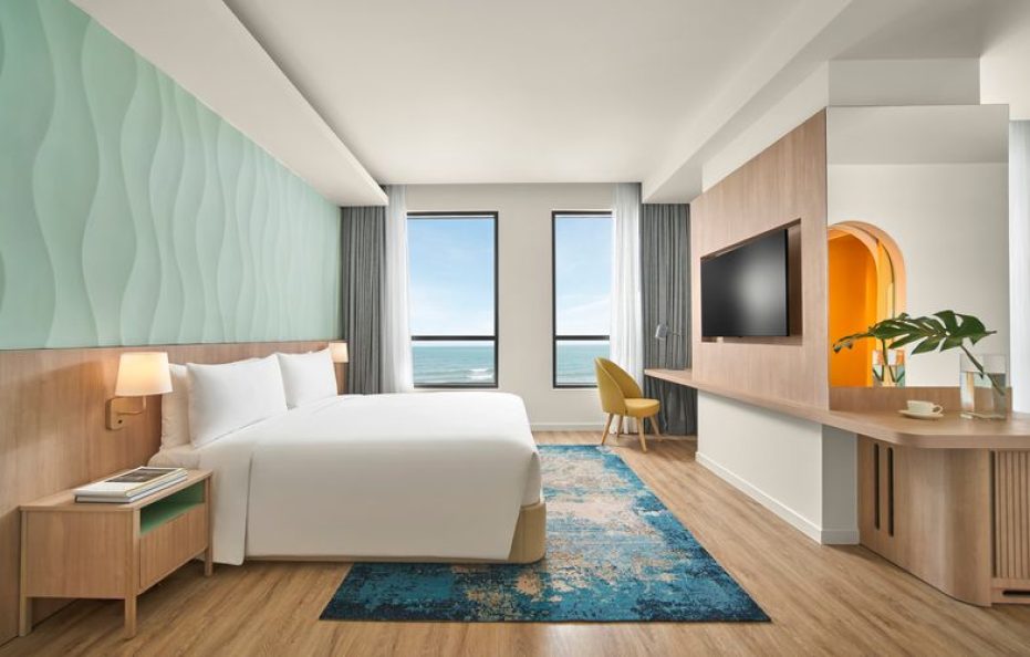 1 King 1 Bunk Family Suite Forest View