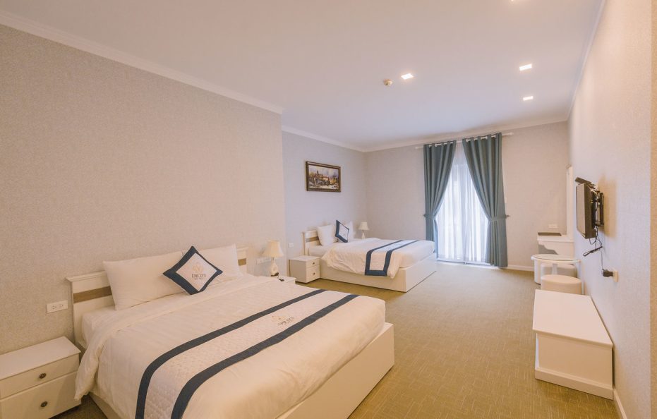 Deluxe Double + Twin