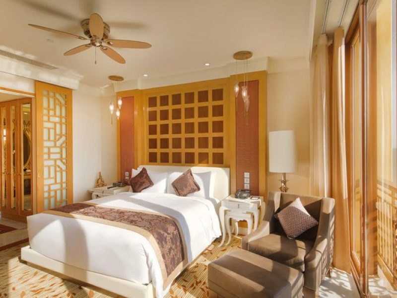 1 King 1 Bedroom Suite Ocean View