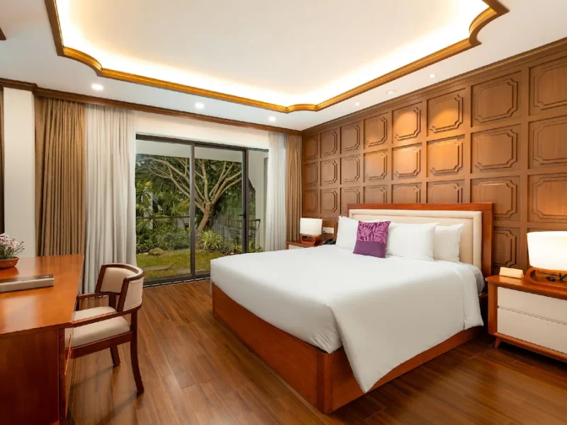 Saga Signature with Private Garden