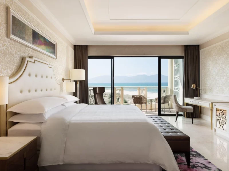 Deluxe Partial Sea View