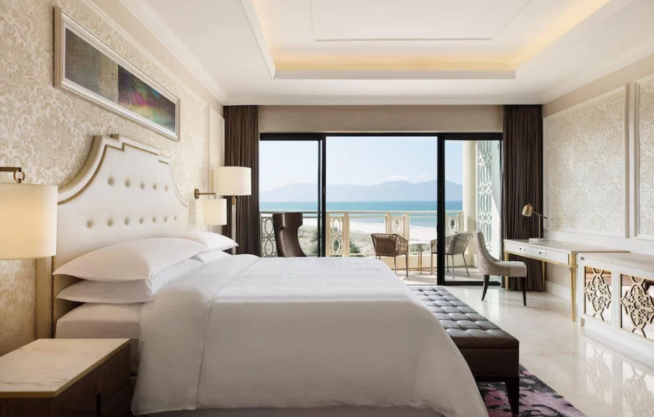 Deluxe Partial Sea View