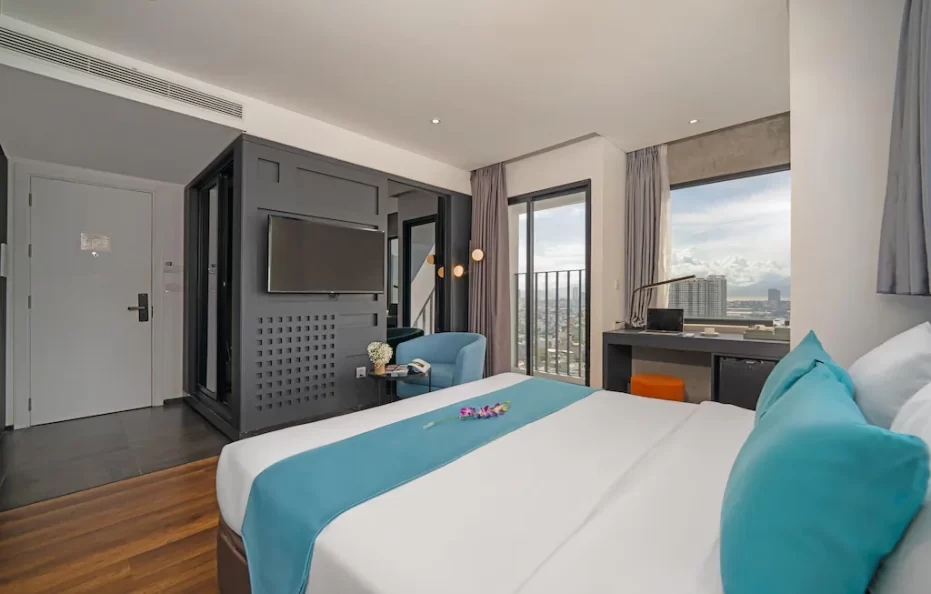 Deluxe Twin/ Double City view