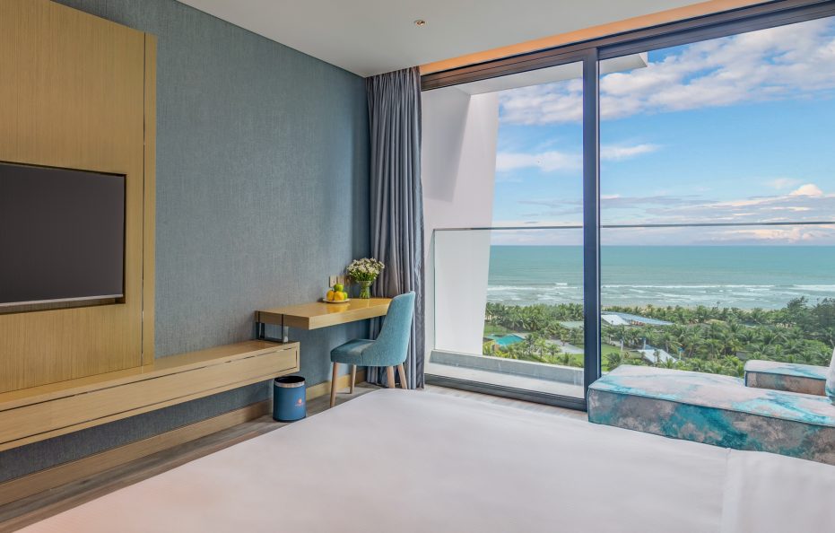 Premier Deluxe Partial Sea View