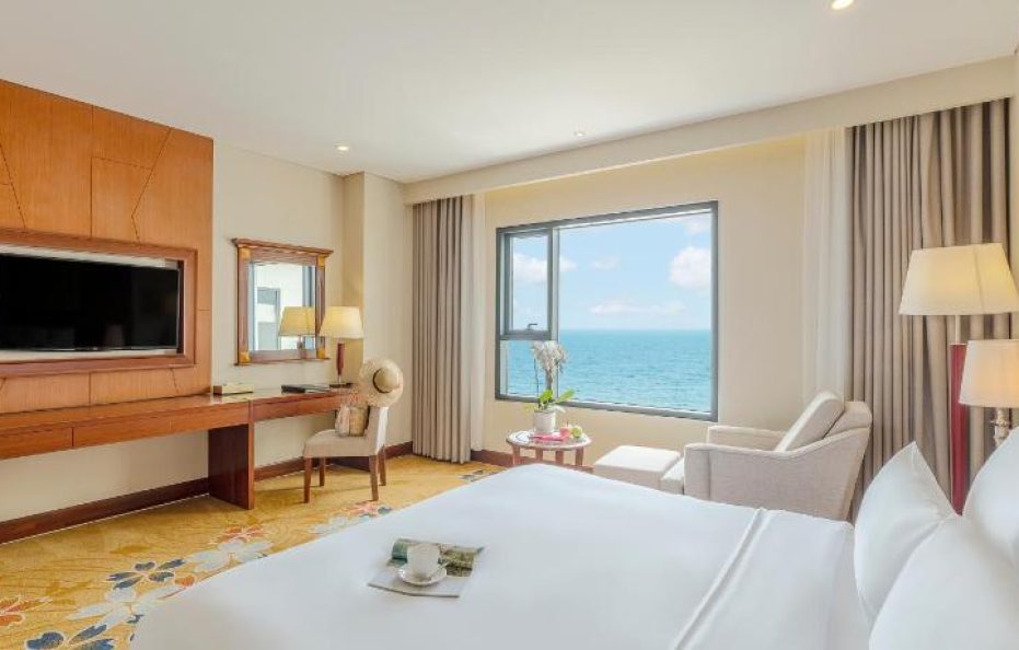 Premier Deluxe King Ocean View