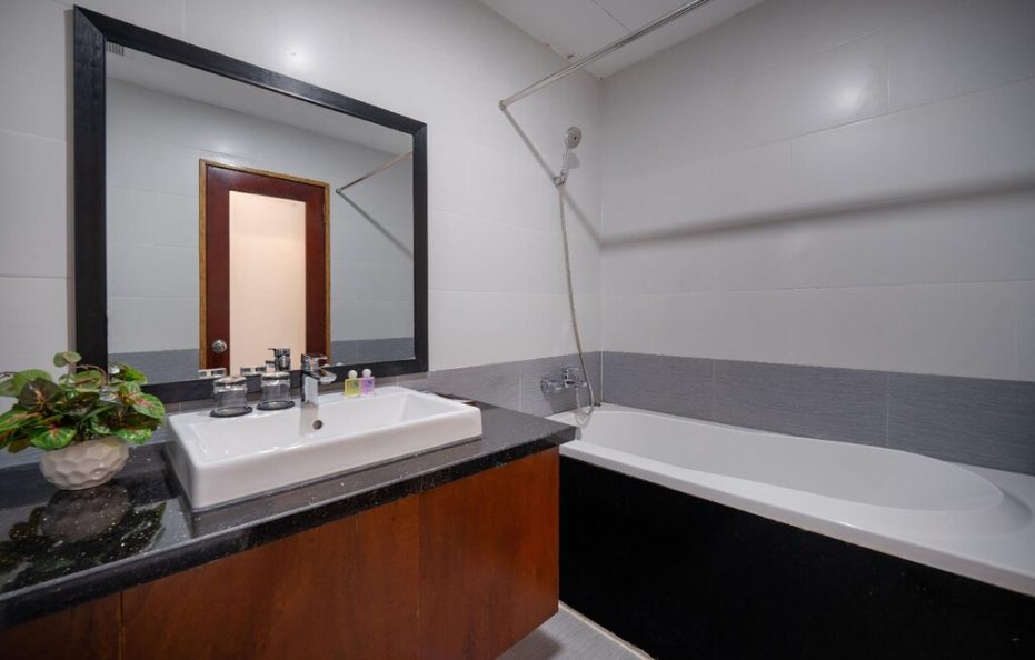 Deluxe Triple Room with Ocean & City View