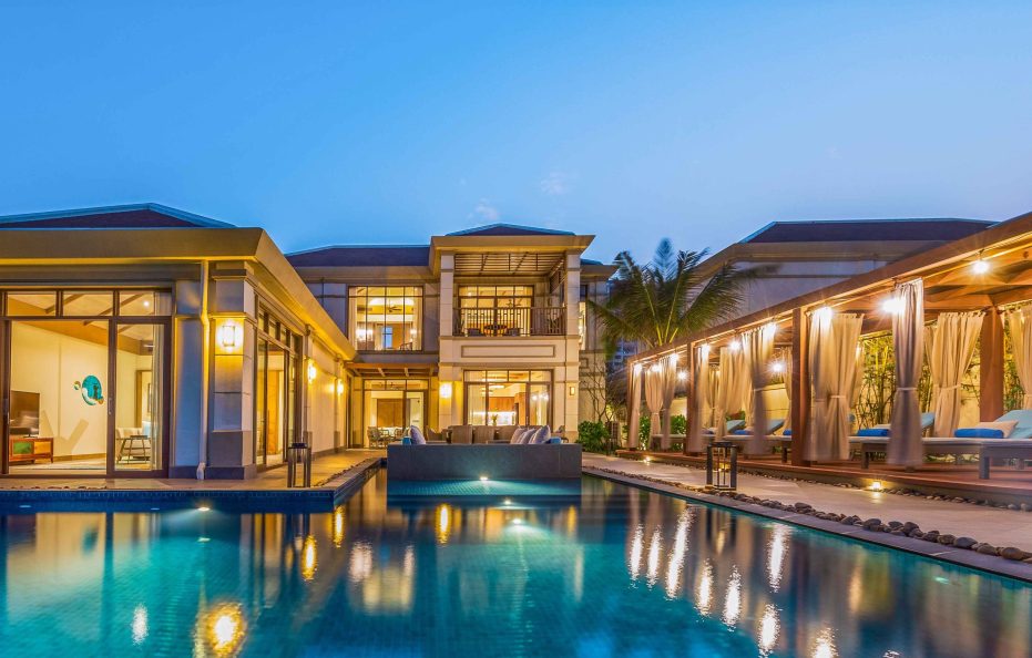 Five Bedroom Beachfront Pool Villa