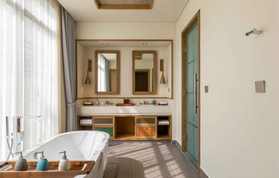 Five Bedroom Beachfront Pool Villa