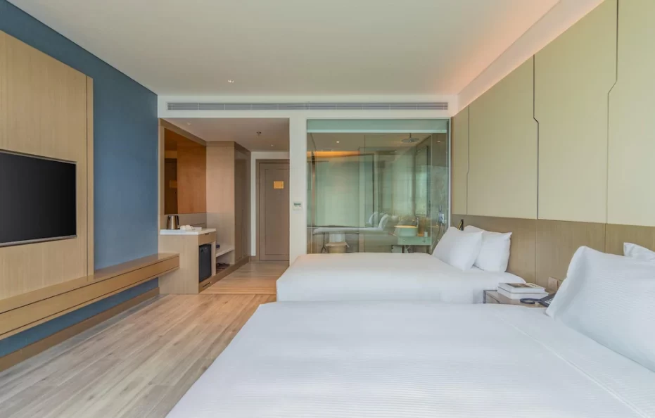 Deluxe Partial Sea View