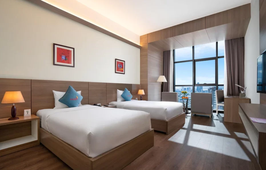 Superior City View Twin