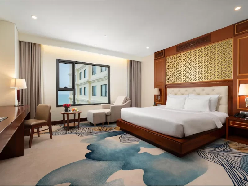 Premier Deluxe King Ocean View