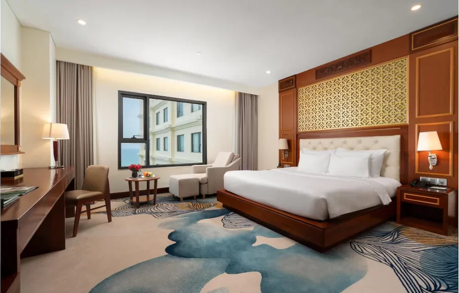 Premier Deluxe King Ocean View