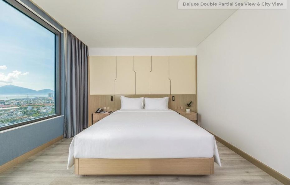 Deluxe Partial Sea View