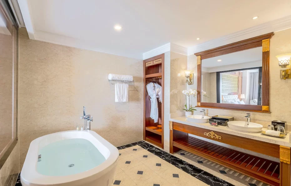 Executive Suite Ocean Front