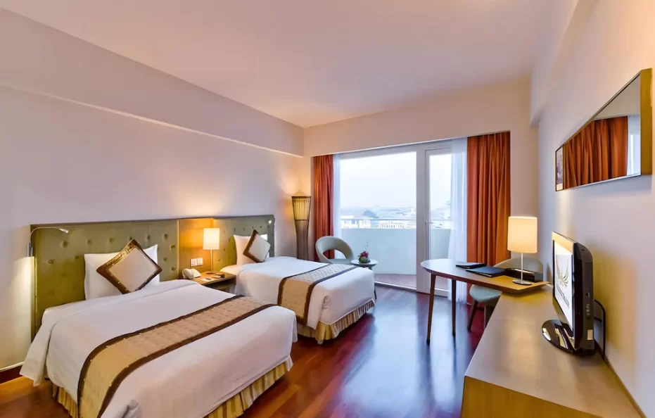 Deluxe King/Twin River View