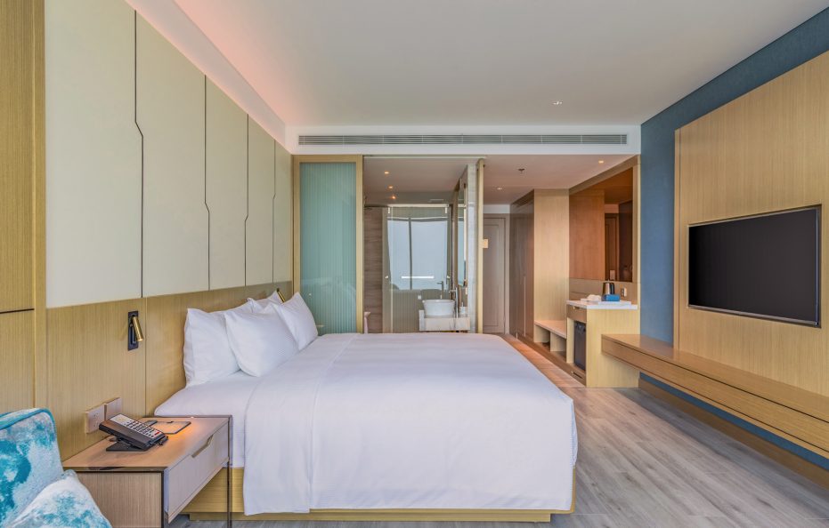 Premier Deluxe Partial Sea View