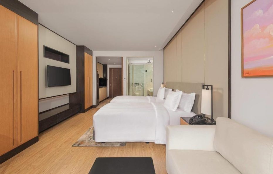 Deluxe Studio City View