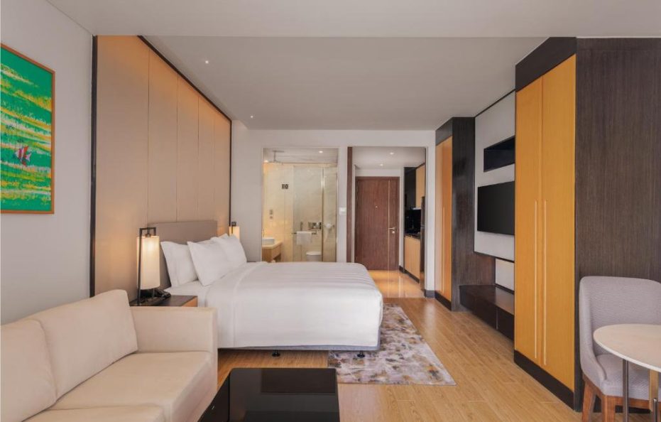 Deluxe Studio Partial Ocean View