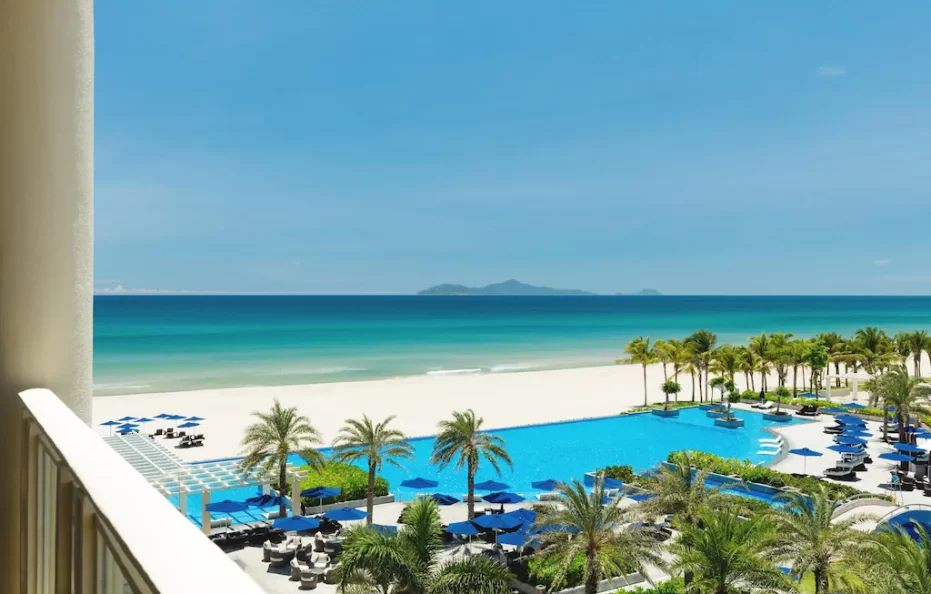 Deluxe Partial Sea View