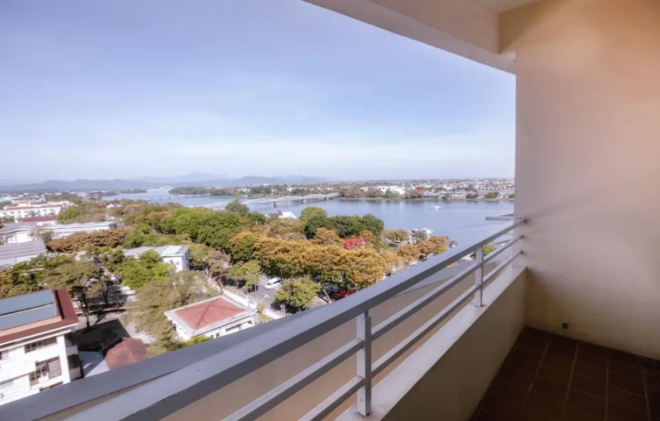 Deluxe King/Twin River View