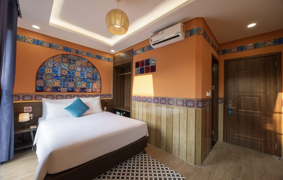 Aura Amoris, City View, Queen Bed with Window/Balcony