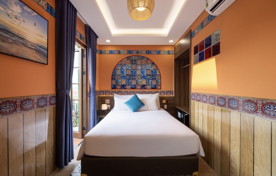 Aura Amoris, City View, Queen Bed with Window/Balcony