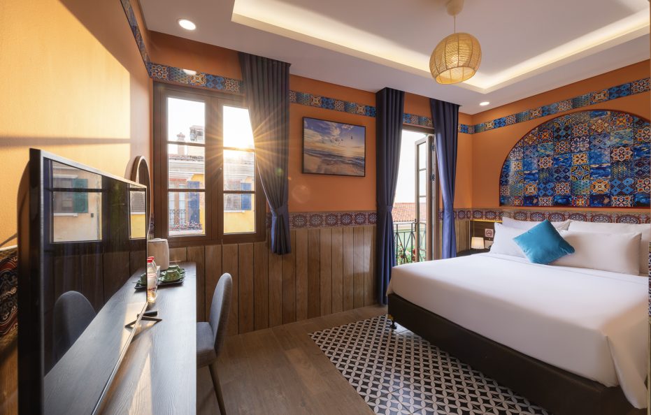 Aura Amoris, City View, Queen Bed with Window/Balcony