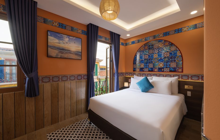 Aura Amoris, City View, Queen Bed with Window/Balcony