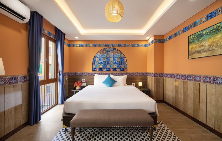 Aura Amoris, City View, Queen Bed with Window/Balcony