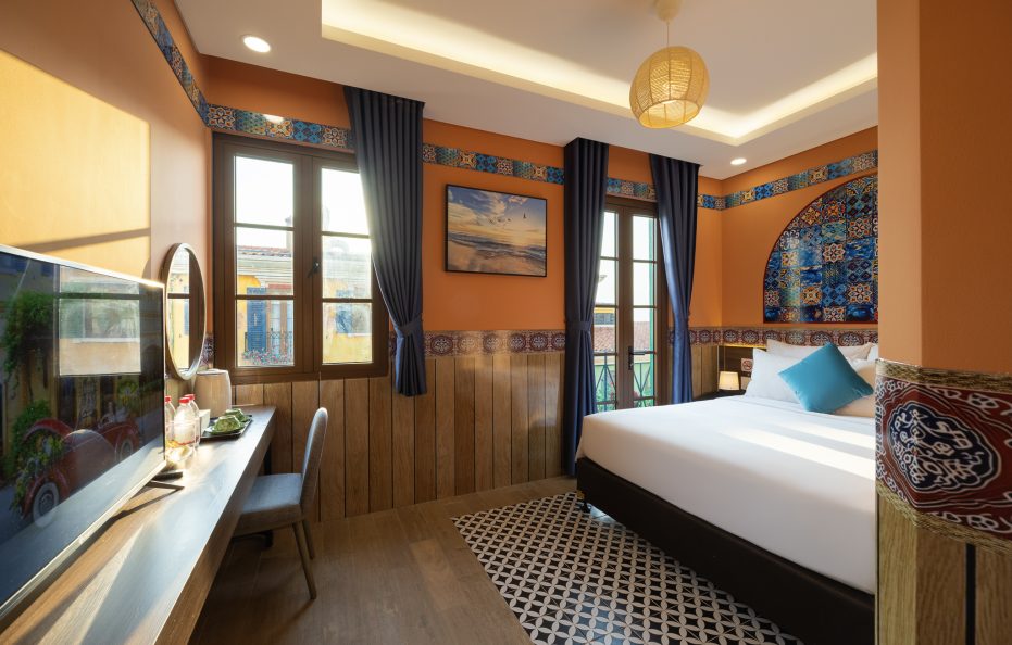 Aura Amoris, City View, Queen Bed with Window/Balcony