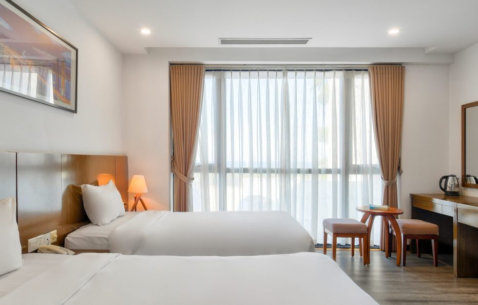 Deluxe Twin Room with windown