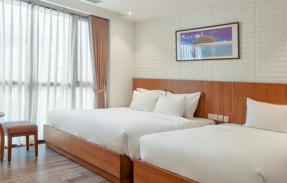 Deluxe Triple Room with window