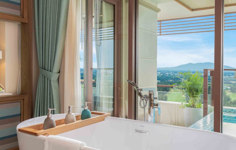 Golf View Pool King Suite