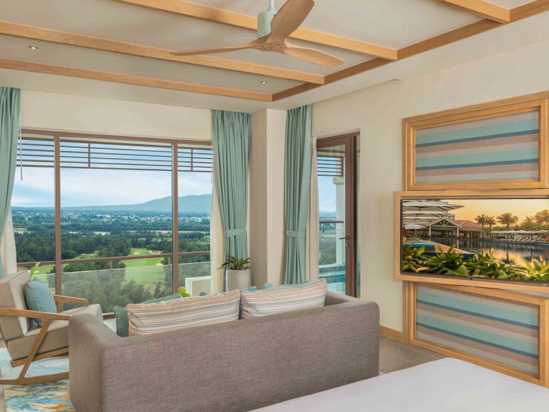 Golf View Pool King Suite