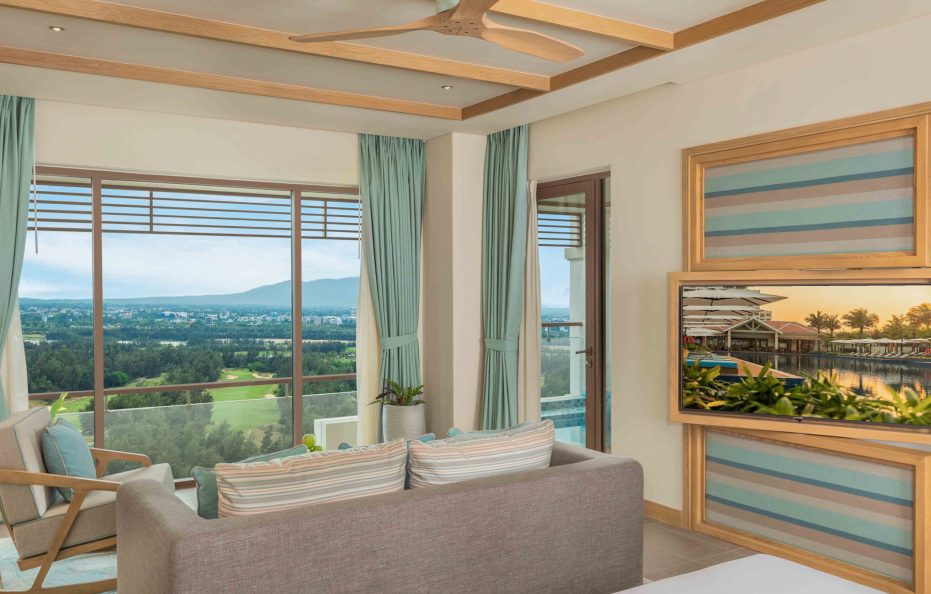 Golf View Pool King Suite