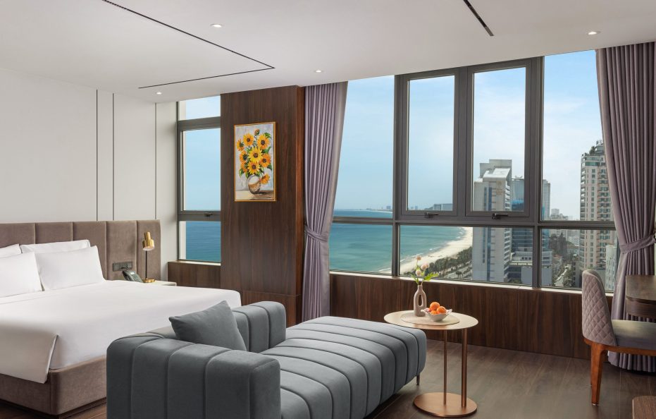 Grand Suite Partial Ocean View