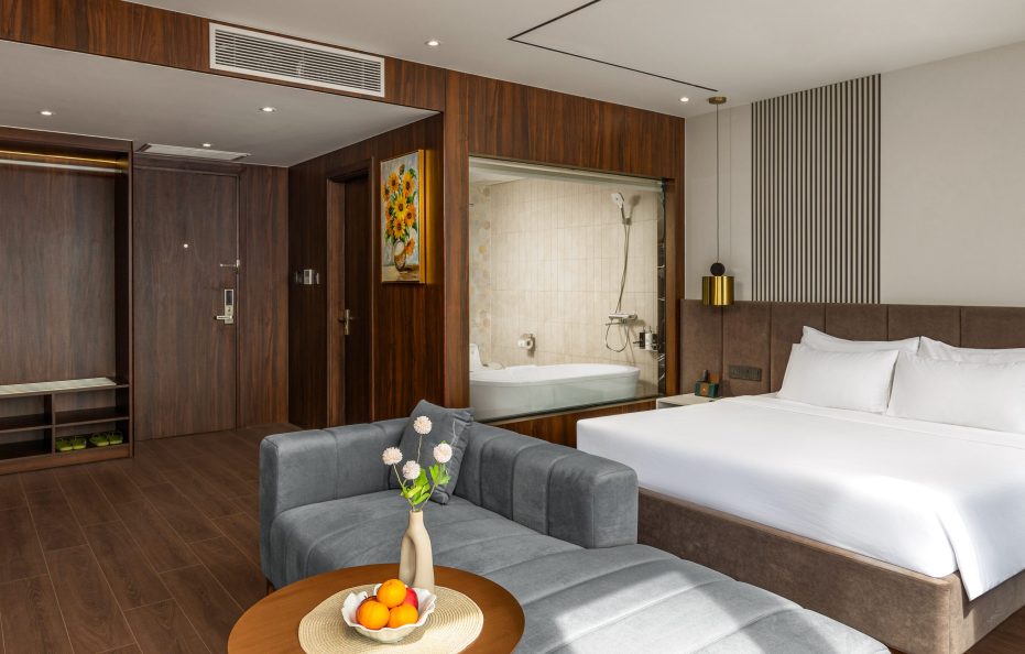 Grand Suite Partial Ocean View