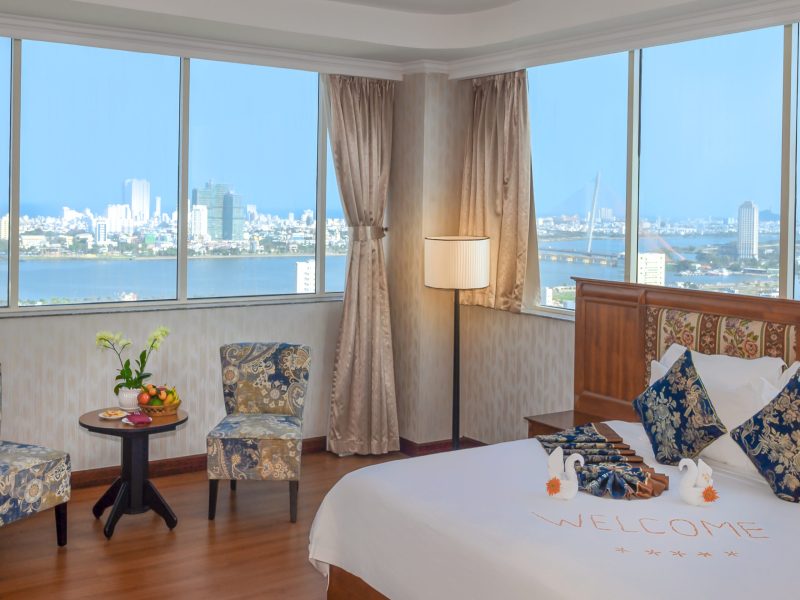 Premier Deluxe Twin/King Room
