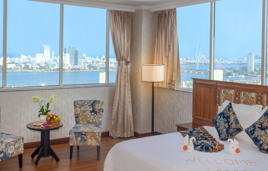 Premier Deluxe Twin/King Room