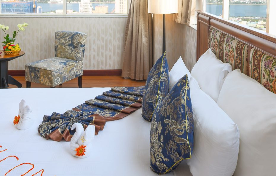 Premier Deluxe Twin/King Room