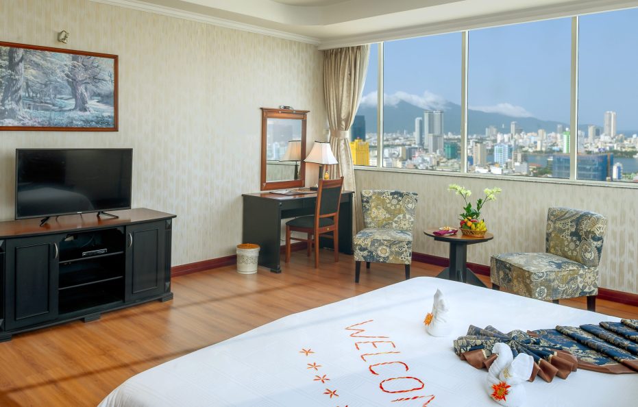 Premier Deluxe Twin/King Room