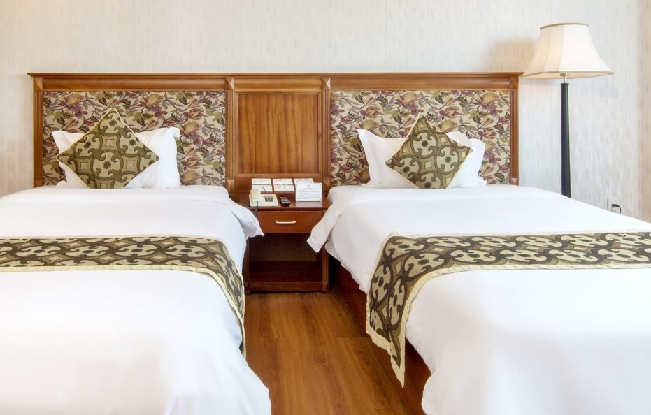 Premier Deluxe Twin/King Room