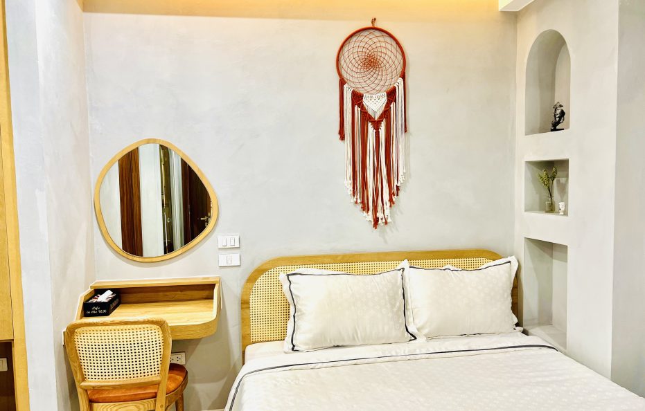 Superior King Room City View