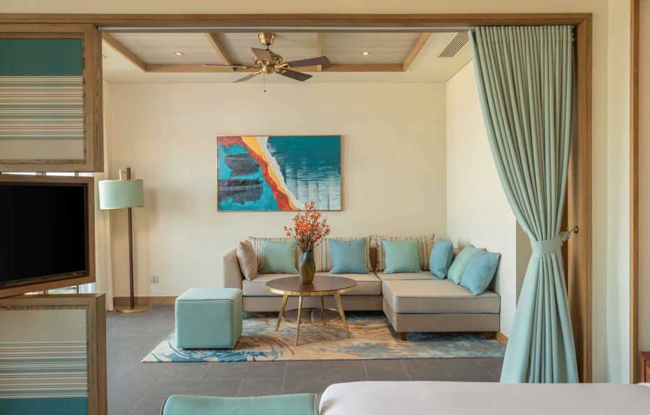 Three Bedroom Ocean Premium Pool Villa