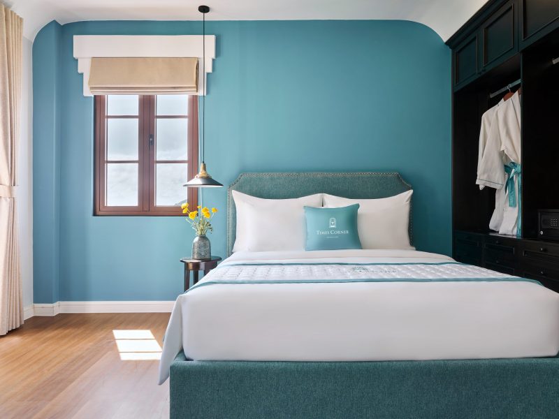 Deluxe Room Partial Sea View