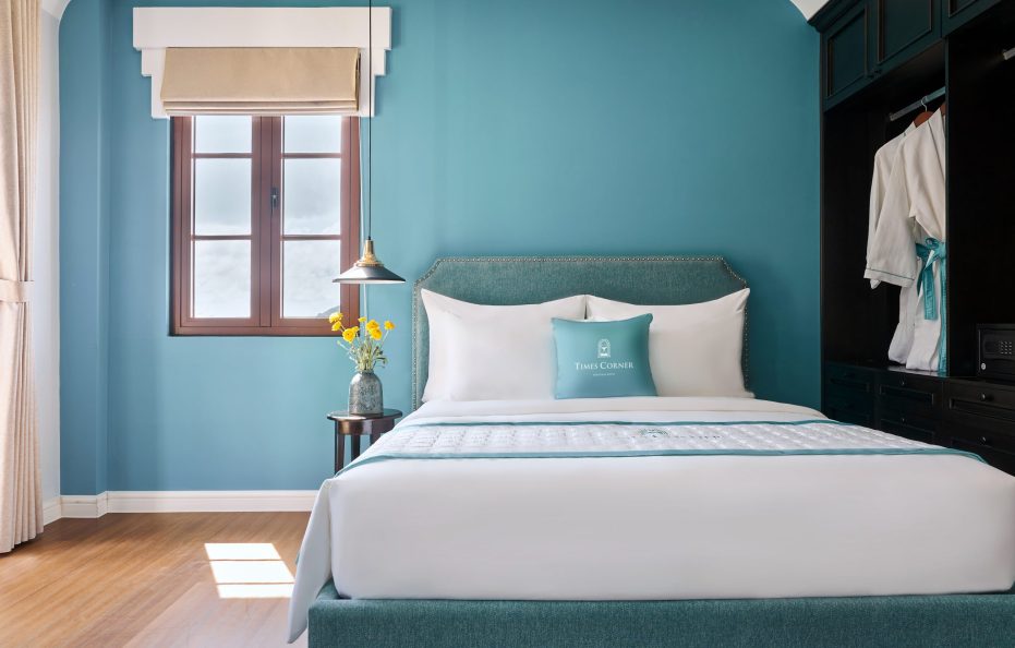 Deluxe Room Partial Sea View