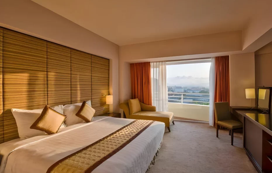 Deluxe King/Twin River View