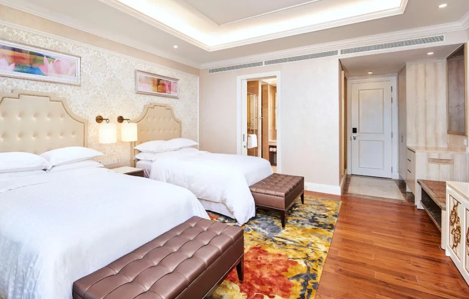 Deluxe Partial Sea View